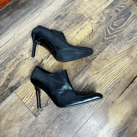 Vintage Black Charles David Ankle Booties (7) - Picture 2 of 4